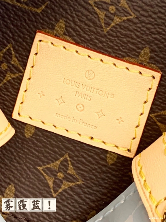WIS VUITTON PM LOUIS Reade 0925